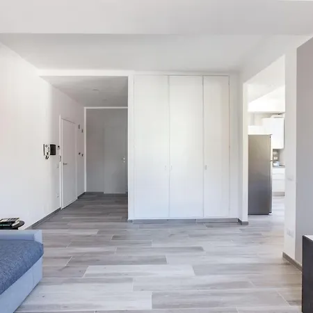 Colourful And Bright Flat Near Vatican דירה