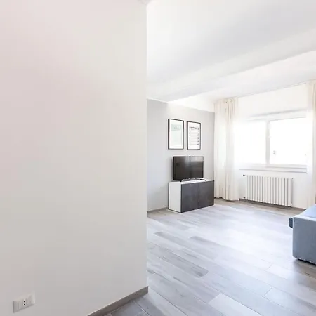 דירה Colourful And Bright Flat Near Vatican